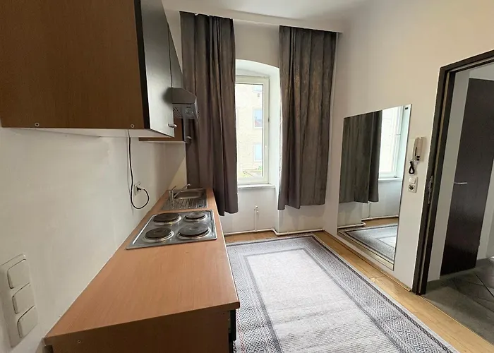 Beenie Mg * Λιντς